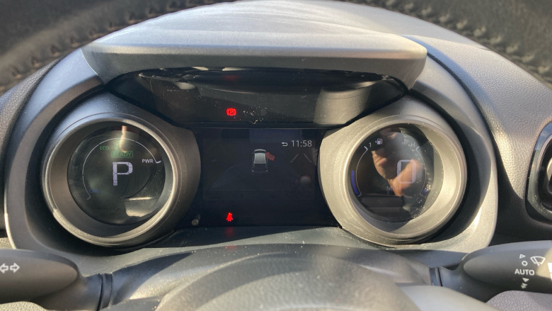 Toyota Yaris 1.5 Hybrid Design 5dr CVT Hybrid Hatchback